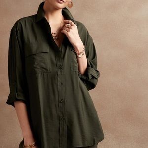 Banana Republic Factory Dark Green Button Up Shirt